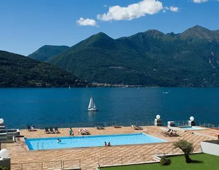 Sleeps 2 Pool Air Con Apartment Maccagno